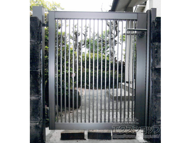 兵庫県神戸市のの門扉 プレスタ門扉 2型 細たて桟 片開き 柱使用 施工例