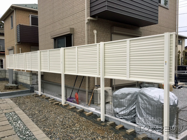 埼玉県所沢市ののフェンス・柵 【01】ミエーネフェンス 目隠しルーバータイプ 自由柱施工 施工例