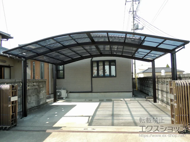 埼玉県羽生市のYKKAPのカーポート レイナツインポートグラン 積雪〜20cm対応 施工例