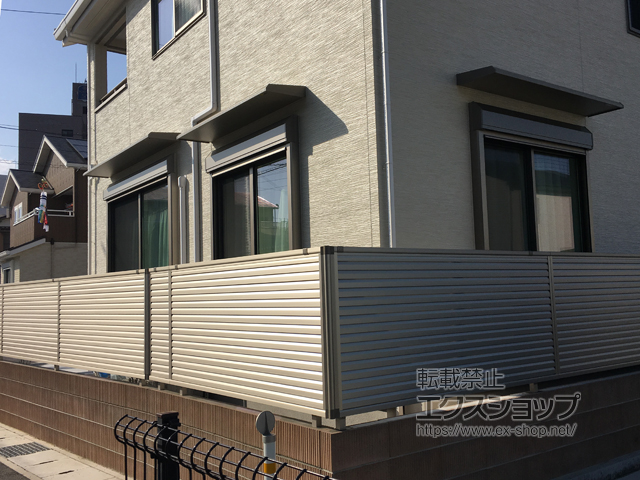 兵庫県姫路市ののフェンス・柵 ミエーネフェンス 目隠しルーバータイプ 自由柱施工 施工例