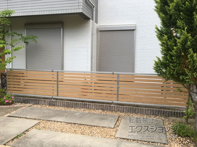 京都府舞鶴市ののフェンス・柵 ルシアスフェンスF04型 横板 木目カラー 自由柱施工 施工例