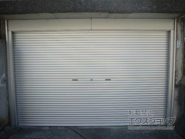 石川県金沢市のLIXIL リクシル（トステム）のガレージシャッター ガレージシャッタークワトロ 手動式 内部付タイプ 施工例