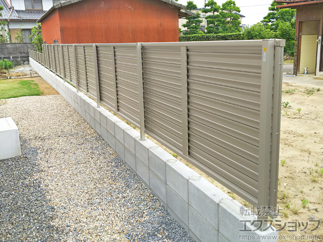 岐阜県大垣市ののフェンス・柵 ミエーネフェンス 目隠しルーバータイプ 自由柱施工 施工例