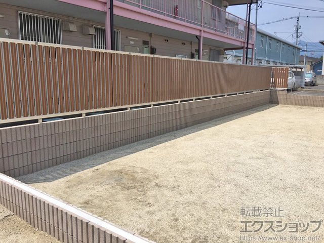 福島県福島市ののフェンス・柵 ルシアスフェンスF03型 たて半目隠し 自由柱 施工例