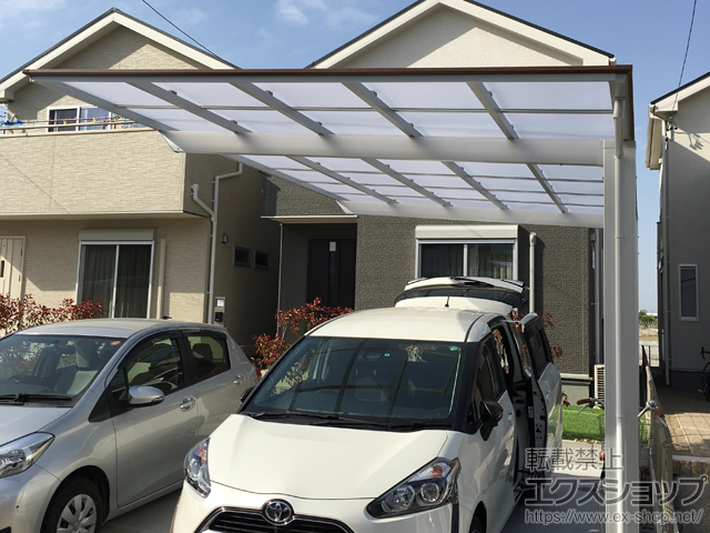 愛知県清須市ののカーポート フーゴF (フラットスタイル) 木調色 積雪〜20cm対応 施工例