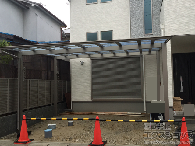 京都府城陽市ののカーポート ネスカF (フラットスタイル) ワイド 積雪〜20cm対応＋ネスカF 物干しセット 標準 2本入 施工例