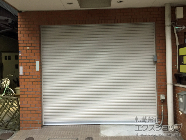 神奈川県川崎市ののガレージシャッター プラテアII スチールタイプ 内臓電動式 施工例