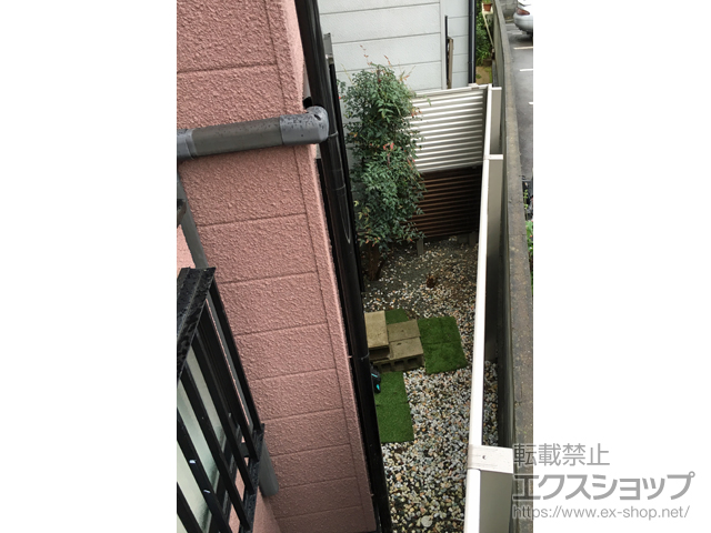 兵庫県伊丹市ののフェンス・柵 ミエーネフェンス 目隠しルーバータイプ 2段支柱 自立建て用（パネル2段） 施工例