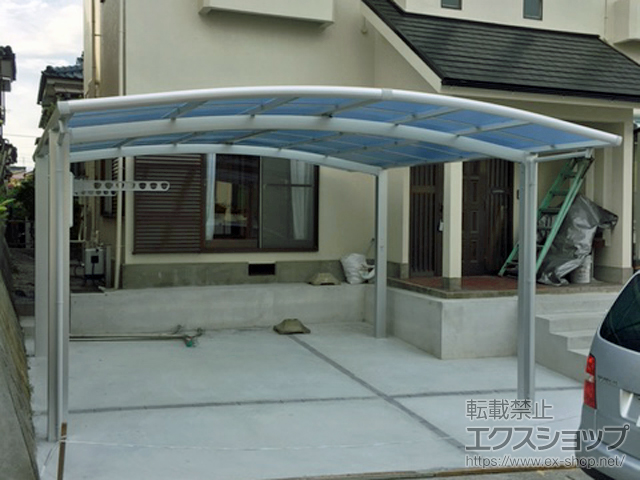 鹿児島県鹿児島市ののカーポート ネスカR (ラウンドスタイル) ワイド 積雪〜20cm対応 施工例