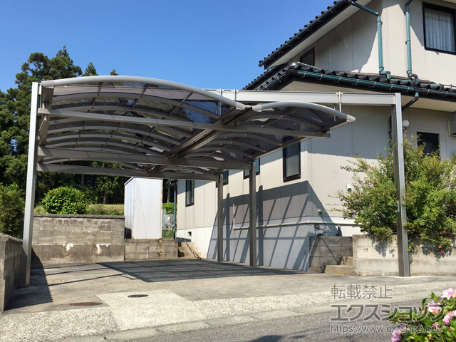 島根県浜田市のLIXIL リクシル（トステム）のカーポート マルチスクエア アール屋根 合掌 延長 両支持タイプ 積雪〜20cm対応 施工例