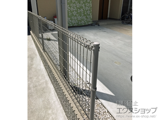 大阪府八尾市ののフェンス・柵 メッシュフェンス M0 間仕切柱 施工例