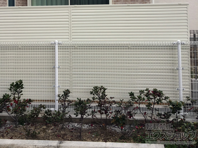 大阪府枚方市ののフェンス・柵 ミエーネフェンス 目隠しルーバータイプ 2段支柱 ブロック建て用 施工例