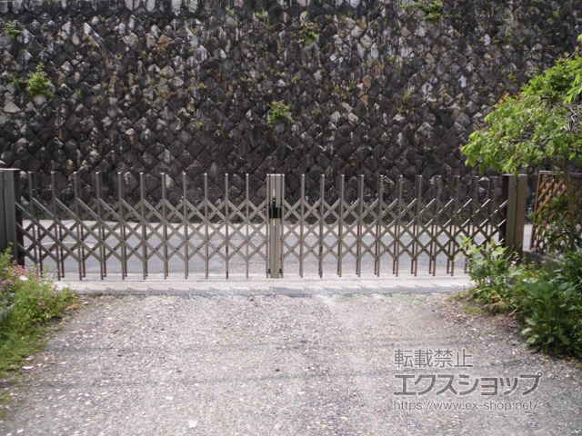 岐阜県多治見市ののカーゲート トリップゲート NC型 ノンキャスター 両開き 56W（28S+28M） 施工例