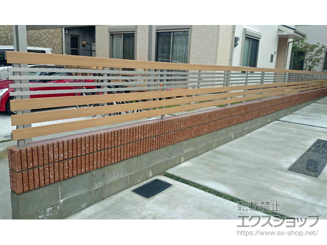 福岡県福岡市ののフェンス・柵 ルシアスフェンスH04型 横板+細横格子 複合カラー 自由柱施工 施工例