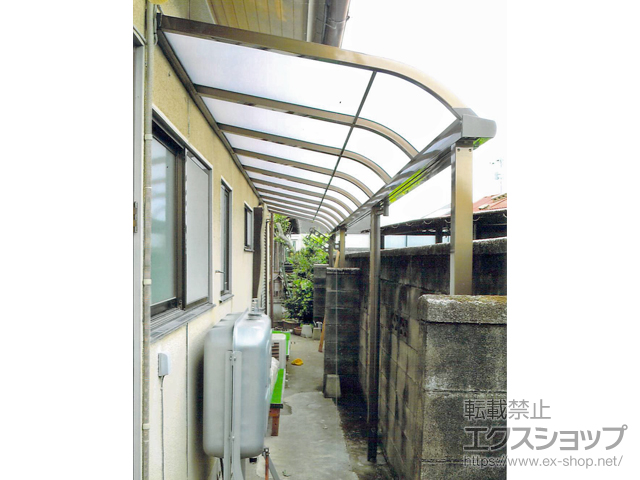 栃木県佐野市ののテラス屋根 スピーネ R型 テラスタイプ 三連棟 積雪〜20cm対応 施工例