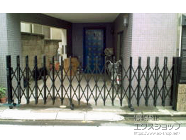 東京都北区ののカーゲート トリップゲート イノーバM キャスタータイプ 片開き 46S 施工例
