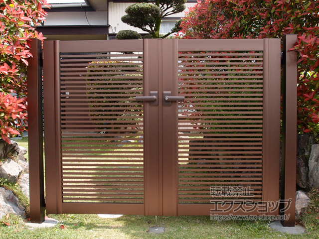 三重県津市のの門扉 エクスライン門扉1型 両開き　門柱使用 施工例