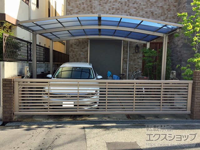 大阪府吹田市ののカーポート フーゴR (ラウンドスタイル) ワイド 積雪〜20cm対応 施工例