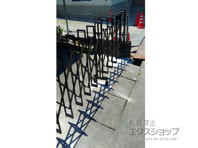 愛知県稲沢市ののカーゲート セレビューFA型 キャスター式 片開き29SA 施工例