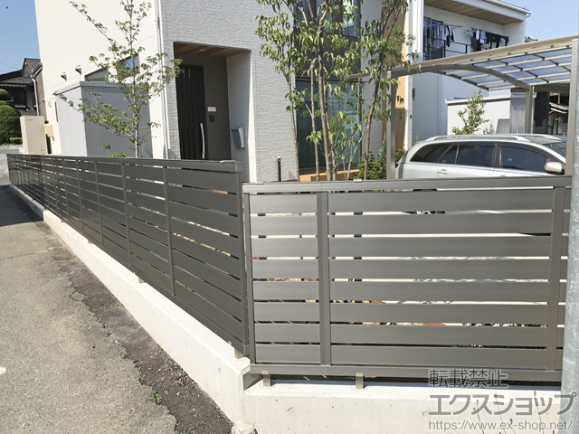 長野県長野市のLIXIL リクシル(新日軽)のフェンス・柵 セレビューフェンス R3型 横太パネル 自在柱 施工例