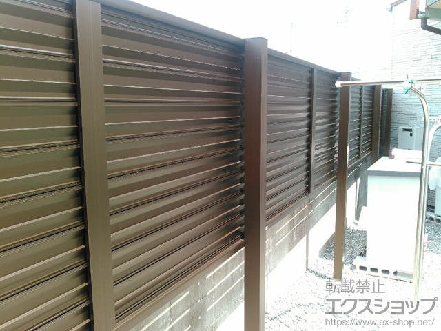 山口県山口市ののフェンス・柵 ミエーネフェンス 目隠しルーバータイプ 2段支柱 施工例