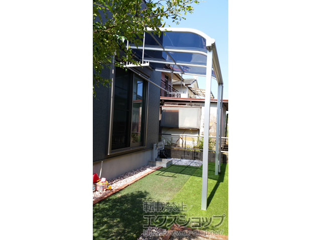 宮崎県宮崎市ののテラス屋根 ヴェクターテラス R型 テラスタイプ 単体 積雪〜20cm対応＋吊り下げ式物干し 標準 2本入り 施工例