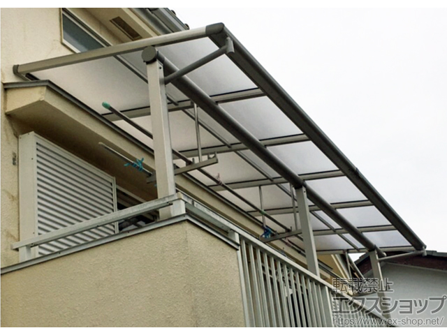 東京都小平市ののバルコニー・ベランダ屋根 ヴェクターテラス F型 屋根タイプ 連棟 積雪〜20cm対応 施工例