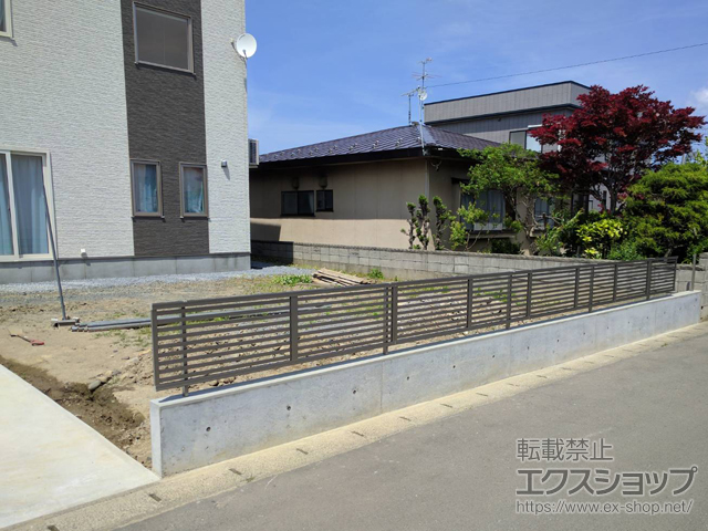 青森県弘前市ののフェンス・柵 プレスタフェンス3型 太横桟 フリーポールタイプ 施工例