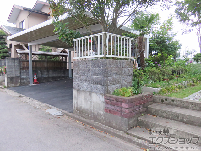 栃木県那須塩原市のLIXIL リクシル（トステム）のカーポート テリオスポートIII 1500 3台用 角柱4本仕様 積雪〜50cm対応 施工例