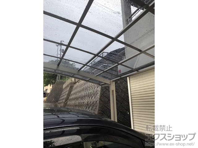 長崎県佐世保市のYKKAPのカーポート レイナポートグラン 積雪〜20cm対応+着脱式サポート 標準・ハイルーフ兼用 2本入り+屋根ふき材補強部品 施工例