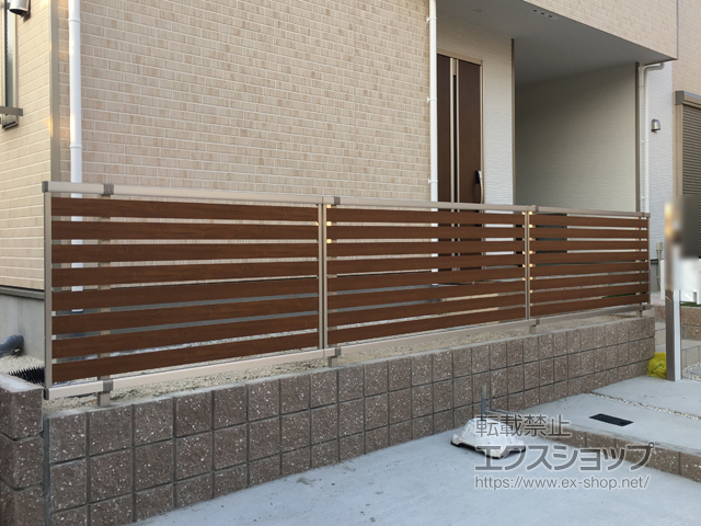 愛知県名古屋市ののフェンス・柵 ルシアスフェンスF04型 横半目隠し 自由柱 施工例