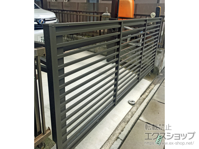 埼玉県南埼玉郡宮代町ののカーゲート 【特注】オーバードアS1型 電動式 施工例