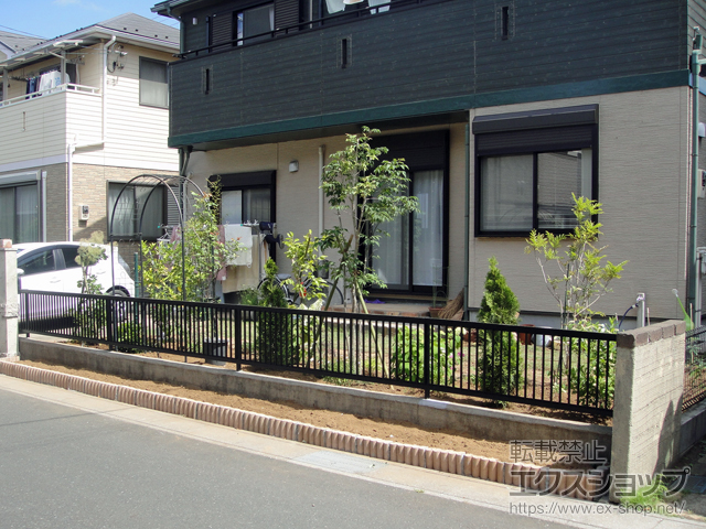 千葉県船橋市ののフェンス・柵 プレスタフェンス 2型 細たて桟 フリーポールタイプ 施工例