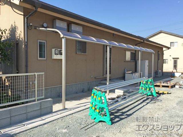 熊本県菊池郡菊陽町ののテラス屋根 プレシオステラス R型 テラスタイプ 連棟　積雪〜20cm対応 施工例