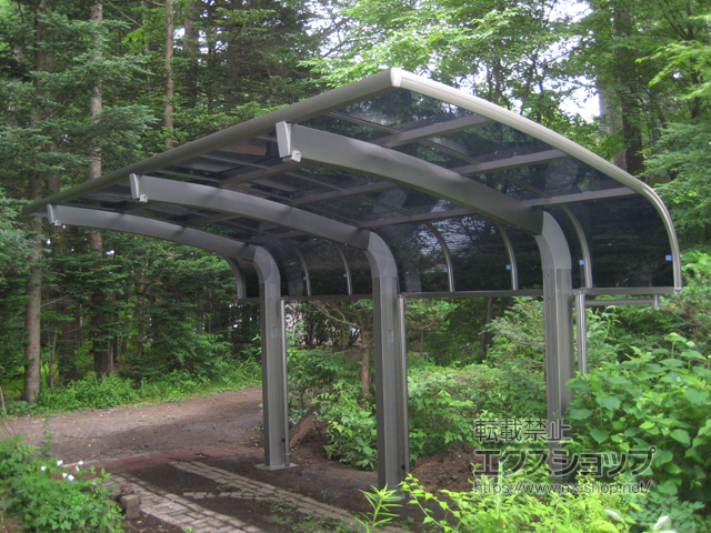 長野県北佐久郡軽井沢町のLIXIL リクシル（トステム）のカーポート テールポートシグマIII 1500 積雪〜50cm対応 施工例