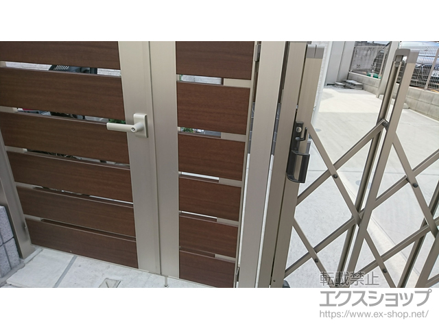 東京都足立区のの門扉 ルシアス門扉BW01型 横スリット 両開き親子 複合カラー 門柱使用 施工例