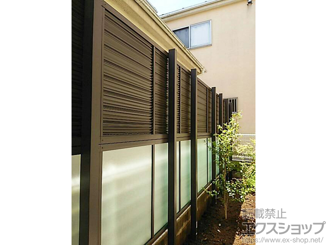 埼玉県新座市ののフェンス・柵 ライシスフェンス5型+ライシスフェンスP型 アルミ多段柱使用（パネル2段） 施工例