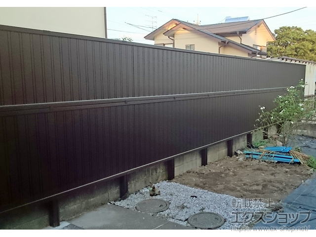 群馬県北群馬郡榛東村ののフェンス・柵 レスティナフェンス8型 たて目隠し 3段支柱 自立建て用 施工例