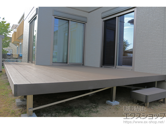 奈良県生駒郡平群町のLIXIL リクシル（トステム）のウッドデッキ レストステージ 幕板納まり 施工例