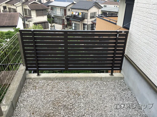 神奈川県横浜市のLIXIL リクシル(TOEX)のフェンス・柵・塀 プレスタフェンス 7Y型 フリーポールタイプ 施工例