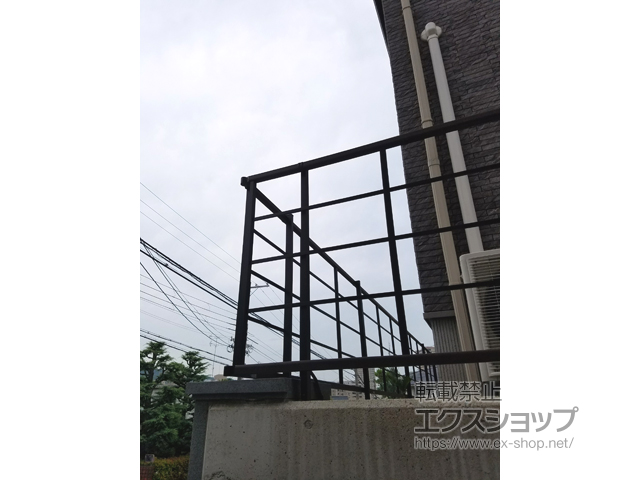 兵庫県宝塚市ののフェンス・柵 ルシアスフェンスH05型 横格子 木調カラー  自由柱施工 施工例