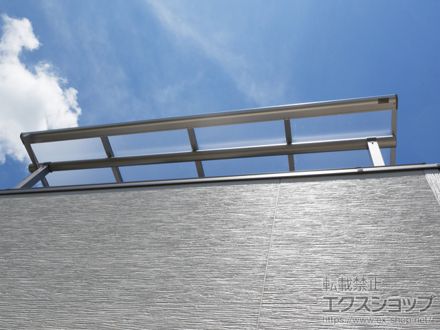 神奈川県藤沢市ののバルコニー・ベランダ屋根 ヴェクターテラス F型 屋根タイプ 単体 積雪〜20cm対応 施工例
