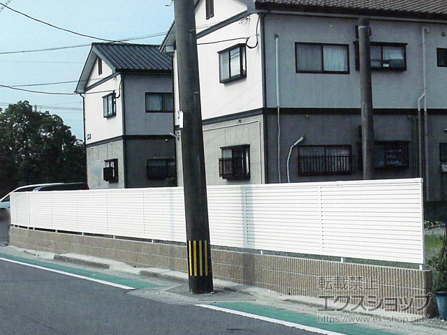 福岡県大牟田市ののフェンス・柵 レスティナフェンス7型 横目隠し 自由柱施工 施工例