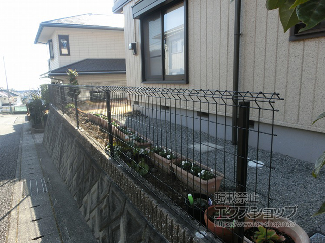 静岡県富士市ののフェンス・柵 イーネットフェンス1F型 自由柱施工 施工例