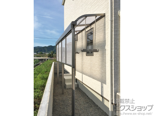 徳島県阿波市市ののテラス屋根 スピーネ R型 テラスタイプ 単体 積雪〜20cm対応 施工例