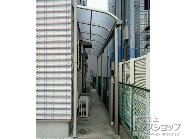 埼玉県川口市ののテラス屋根 ヴェクターテラス R型 テラスタイプ 連棟 積雪〜20cm対応 施工例