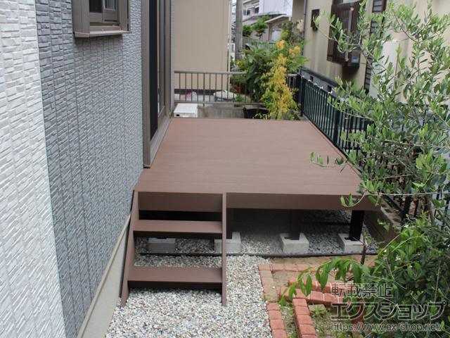 愛知県愛知郡東郷町ののウッドデッキ マージウッドデッキ＋ステップSタイプ（2段） 施工例