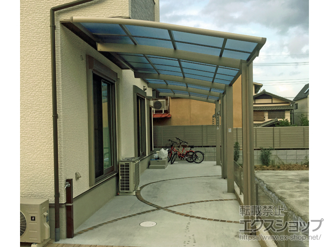 京都府乙訓郡大山崎町ののカーポート ネスカR (ラウンドスタイル) 縦連棟 積雪〜20cm対応 施工例