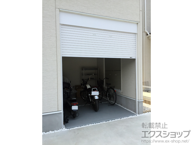 埼玉県北足立郡伊奈町ののガレージシャッター プラテアII スチールタイプ 手動式 施工例