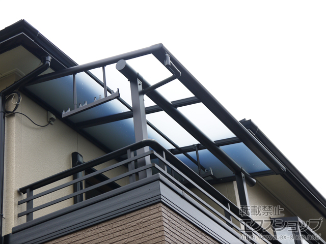 兵庫県姫路市ののバルコニー・ベランダ屋根 ヴェクターテラス F型 屋根タイプ 単体 積雪〜20cm対応 施工例